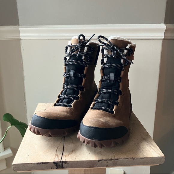 Bogs waterproof leather boots - Picture 2 of 6
